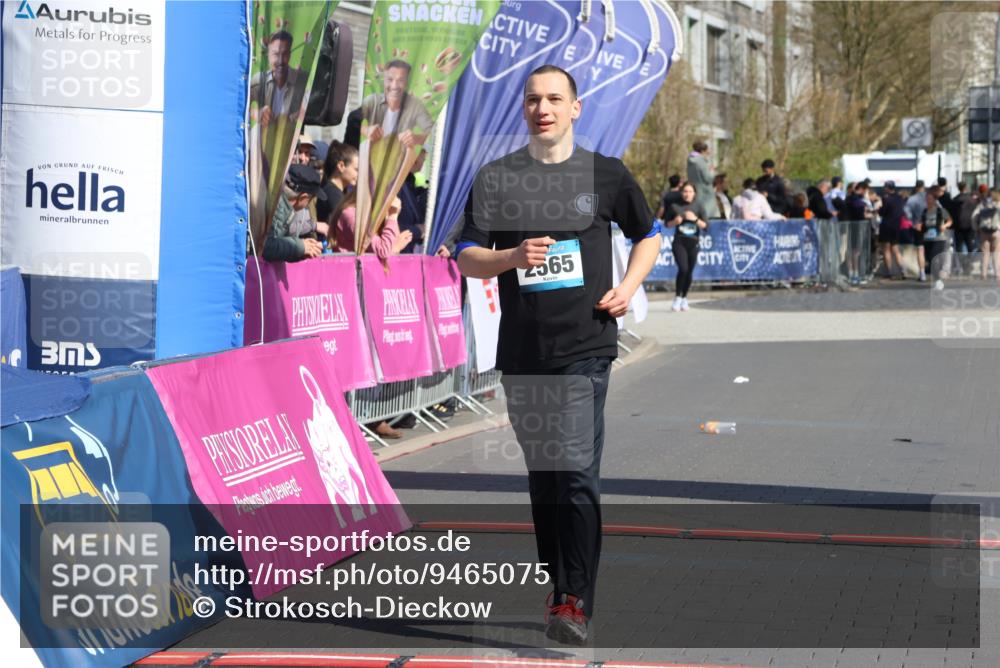 12.04.2026 - 45. Internationalen Wilhelmsburger Insellauf Strokosch-Dieckow http://msf.ph/oto/9465075 12.04.2026 11:15:06 Ziel 2565 meine-sportfotos.de
