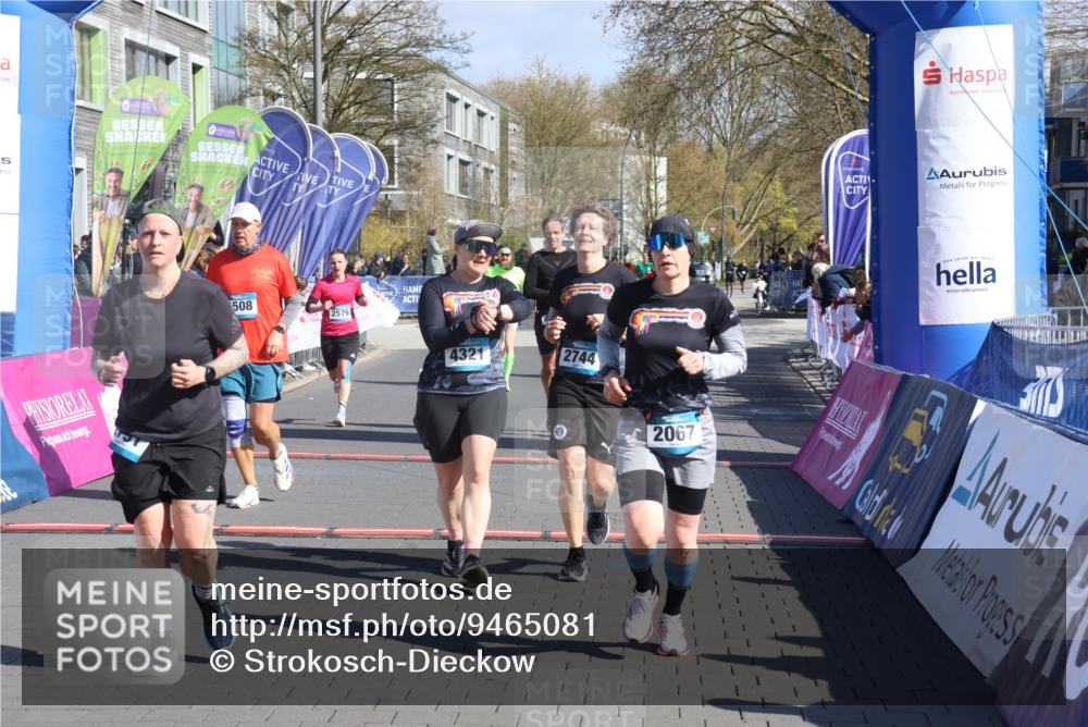 12.04.2026 - 45. Internationalen Wilhelmsburger Insellauf Strokosch-Dieckow http://msf.ph/oto/9465081 12.04.2026 10:57:25 Ziel 4927, 2791, 2067, 4321, 2744, 5508, 4388, 2579 meine-sportfotos.de