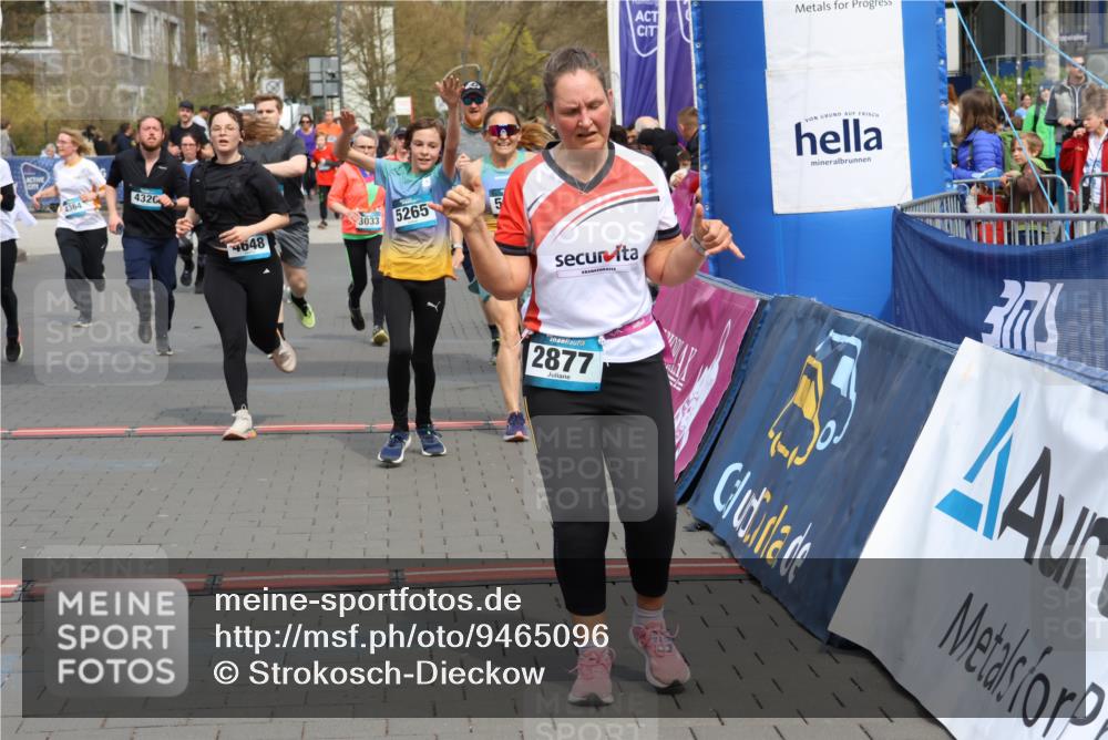 12.04.2026 - 45. Internationalen Wilhelmsburger Insellauf Strokosch-Dieckow http://msf.ph/oto/9465096 12.04.2026 13:13:32 Ziel 4643, 2877, 5265, 5266, 4648, 2026, 5457, 4320, 4249, 3033, 2470, 4364 meine-sportfotos.de