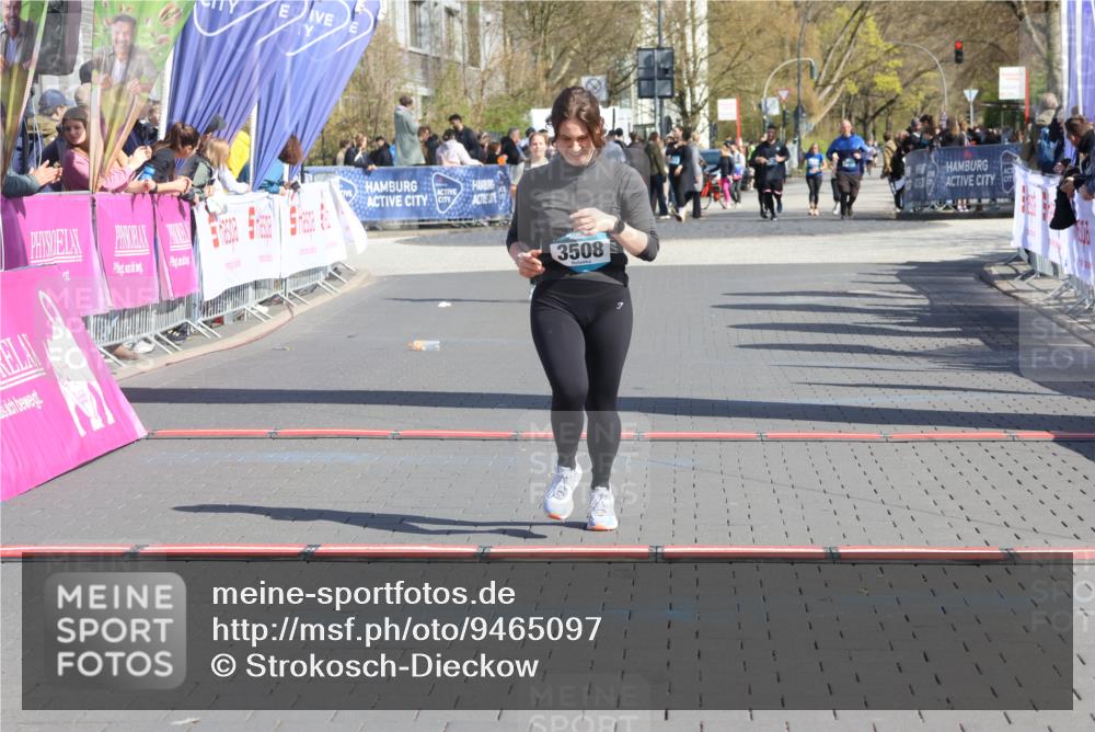 12.04.2026 - 45. Internationalen Wilhelmsburger Insellauf Strokosch-Dieckow http://msf.ph/oto/9465097 12.04.2026 11:15:18 Ziel 3508 meine-sportfotos.de
