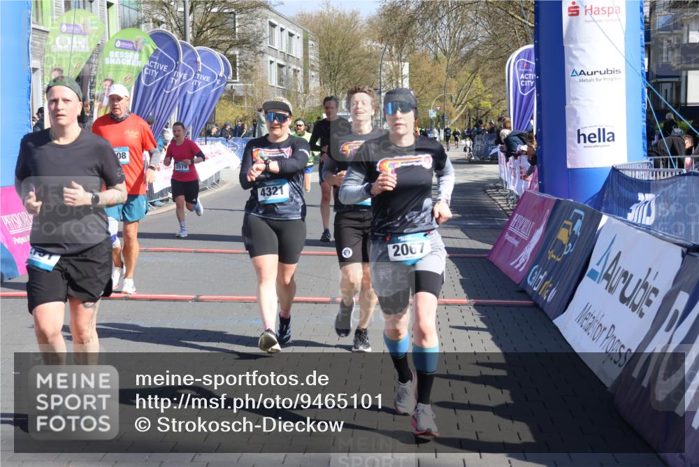 12.04.2026 - 45. Internationalen Wilhelmsburger Insellauf Strokosch-Dieckow http://msf.ph/oto/9465101 12.04.2026 10:57:25 Ziel 4927, 2791, 2067, 4321, 2744, 5508, 4388, 2579 meine-sportfotos.de