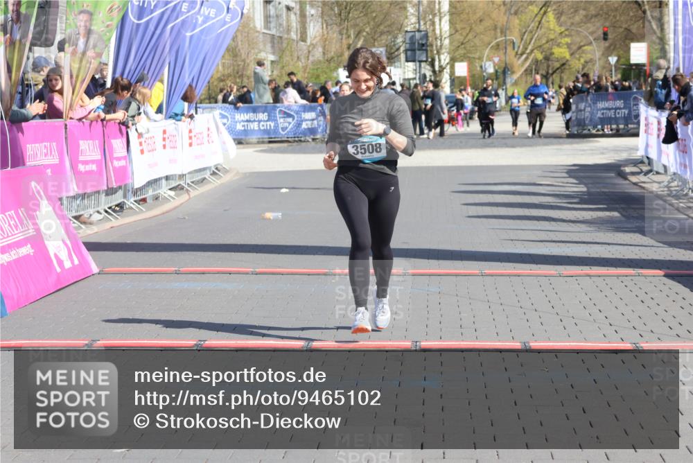 12.04.2026 - 45. Internationalen Wilhelmsburger Insellauf Strokosch-Dieckow http://msf.ph/oto/9465102 12.04.2026 11:15:18 Ziel 3508 meine-sportfotos.de