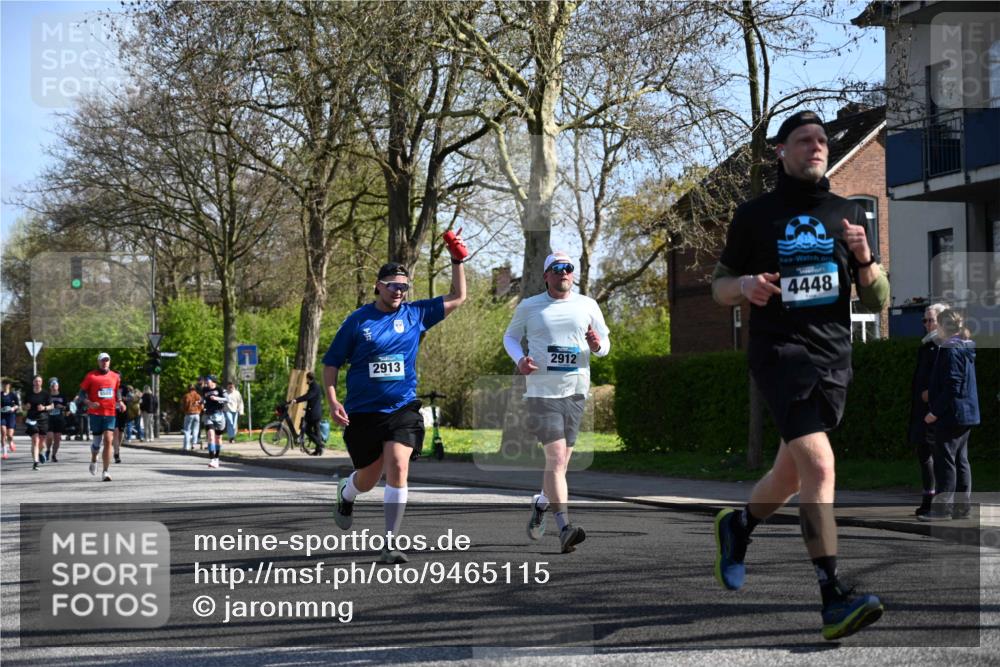12.04.2026 - 45. Internationalen Wilhelmsburger Insellauf J. Mangold http://msf.ph/oto/9465115 12.04.2026 10:56:45 Ziel 5319, 5352, 2915, 3224, 4654, 3059, 3187, 4448, 2912, 2913, 4927, 2791, 2067, 4321, 2744, 5508, 5508, 4388, 2579, 2458, 5845, 5844, 5701 meine-sportfotos.de