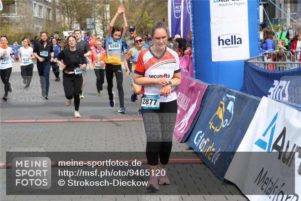 12.04.2026 - 45. Internationalen Wilhelmsburger Insellauf Strokosch-Dieckow http://msf.ph/oto/9465120 12.04.2026 13:13:32 Ziel 4643, 2877, 5265, 5266, 4648, 2026, 5457, 4320, 4249, 3033, 2470, 4364 meine-sportfotos.de