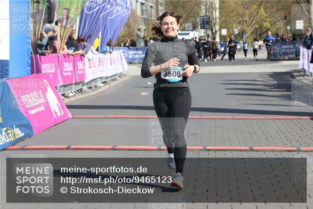 12.04.2026 - 45. Internationalen Wilhelmsburger Insellauf Strokosch-Dieckow http://msf.ph/oto/9465123 12.04.2026 11:15:19 Ziel 3508 meine-sportfotos.de