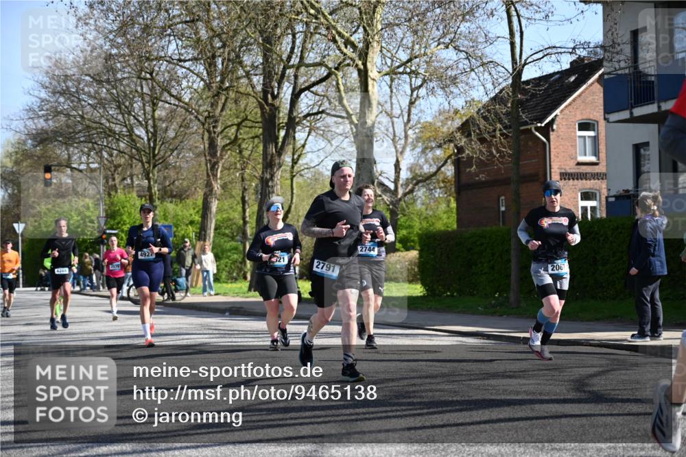 12.04.2026 - 45. Internationalen Wilhelmsburger Insellauf J. Mangold http://msf.ph/oto/9465138 12.04.2026 10:56:53 Ziel 3059, 3187, 4448, 2912, 2913, 4927, 2791, 2067, 4321, 2744, 5508, 4388, 2579, 2458, 5845, 5844, 5701, 4368 meine-sportfotos.de