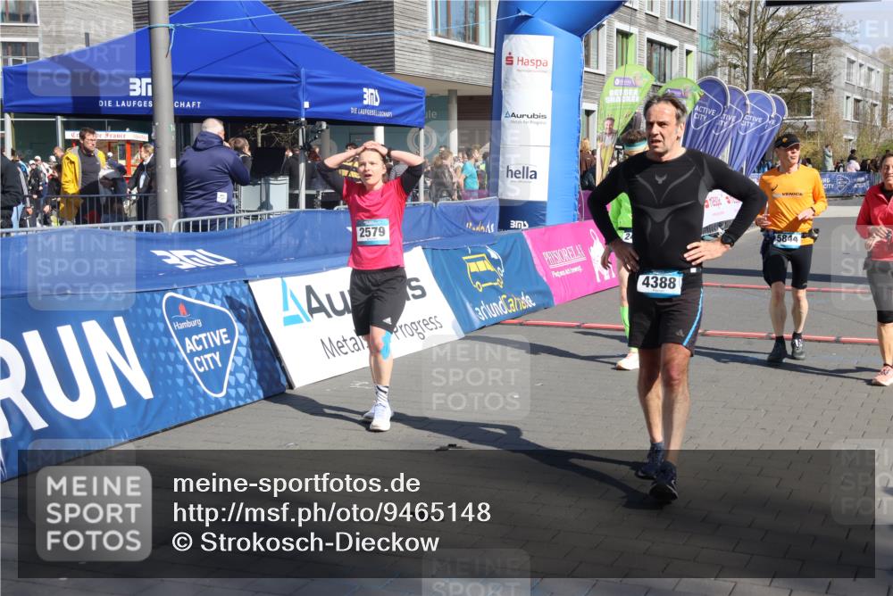 12.04.2026 - 45. Internationalen Wilhelmsburger Insellauf Strokosch-Dieckow http://msf.ph/oto/9465148 12.04.2026 10:57:31 Ziel 4388, 2579, 2458, 5845, 5844 meine-sportfotos.de
