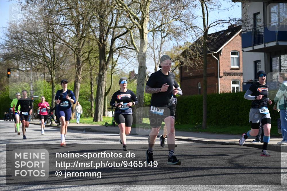 12.04.2026 - 45. Internationalen Wilhelmsburger Insellauf J. Mangold http://msf.ph/oto/9465149 12.04.2026 10:56:54 Ziel 3059, 3187, 4448, 2912, 2913, 4927, 2791, 2067, 4321, 2744, 5508, 4388, 2579, 2458, 5845, 5844, 5701, 4368 meine-sportfotos.de