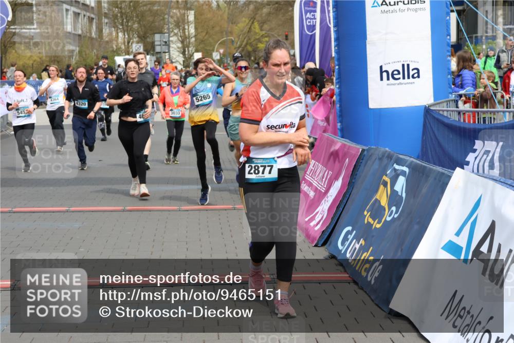 12.04.2026 - 45. Internationalen Wilhelmsburger Insellauf Strokosch-Dieckow http://msf.ph/oto/9465151 12.04.2026 13:13:32 Ziel 4643, 2877, 5265, 5266, 4648, 2026, 5457, 4320, 4249, 3033, 2470, 4364 meine-sportfotos.de