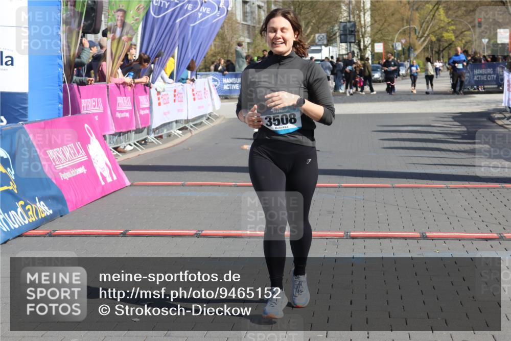 12.04.2026 - 45. Internationalen Wilhelmsburger Insellauf Strokosch-Dieckow http://msf.ph/oto/9465152 12.04.2026 11:15:19 Ziel 3508 meine-sportfotos.de