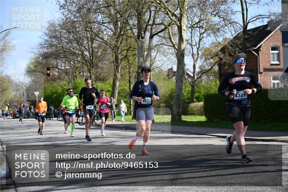 12.04.2026 - 45. Internationalen Wilhelmsburger Insellauf J. Mangold http://msf.ph/oto/9465153 12.04.2026 10:56:55 Ziel 3059, 3187, 4448, 2912, 2913, 4927, 2791, 2067, 4321, 2744, 5508, 4388, 2579, 2458, 5845, 5844, 5701, 4368 meine-sportfotos.de