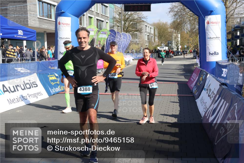 12.04.2026 - 45. Internationalen Wilhelmsburger Insellauf Strokosch-Dieckow http://msf.ph/oto/9465158 12.04.2026 10:57:32 Ziel 2579, 2458, 5845, 5844 meine-sportfotos.de