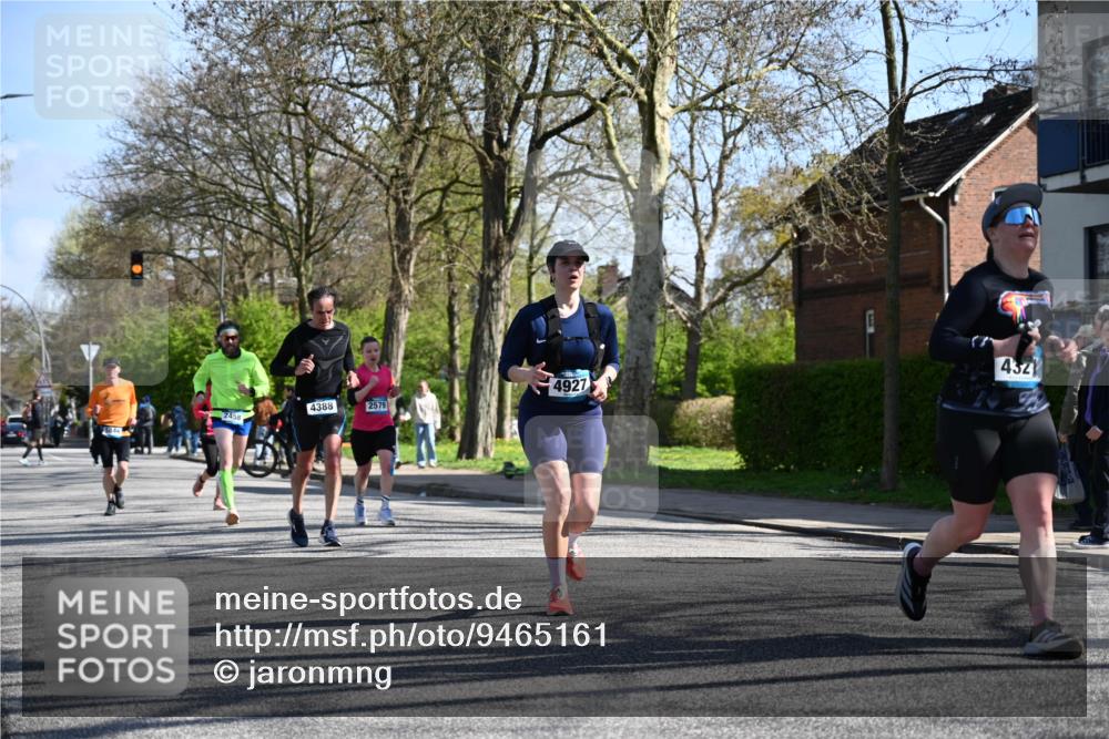 12.04.2026 - 45. Internationalen Wilhelmsburger Insellauf J. Mangold http://msf.ph/oto/9465161 12.04.2026 10:56:56 Ziel 3059, 3187, 4448, 2912, 2913, 4927, 2791, 2067, 4321, 2744, 5508, 4388, 2579, 2458, 5845, 5844, 5701, 4368, 2441 meine-sportfotos.de
