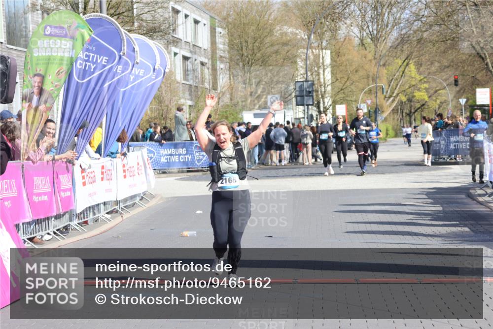12.04.2026 - 45. Internationalen Wilhelmsburger Insellauf Strokosch-Dieckow http://msf.ph/oto/9465162 12.04.2026 11:15:24 Ziel 2165 meine-sportfotos.de