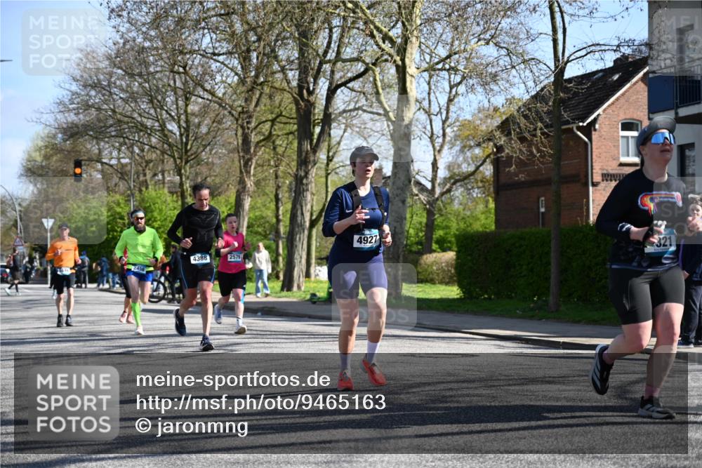 12.04.2026 - 45. Internationalen Wilhelmsburger Insellauf J. Mangold http://msf.ph/oto/9465163 12.04.2026 10:56:56 Ziel 3059, 3187, 4448, 2912, 2913, 4927, 2791, 2067, 4321, 2744, 5508, 4388, 2579, 2458, 5845, 5844, 5701, 4368, 2441 meine-sportfotos.de