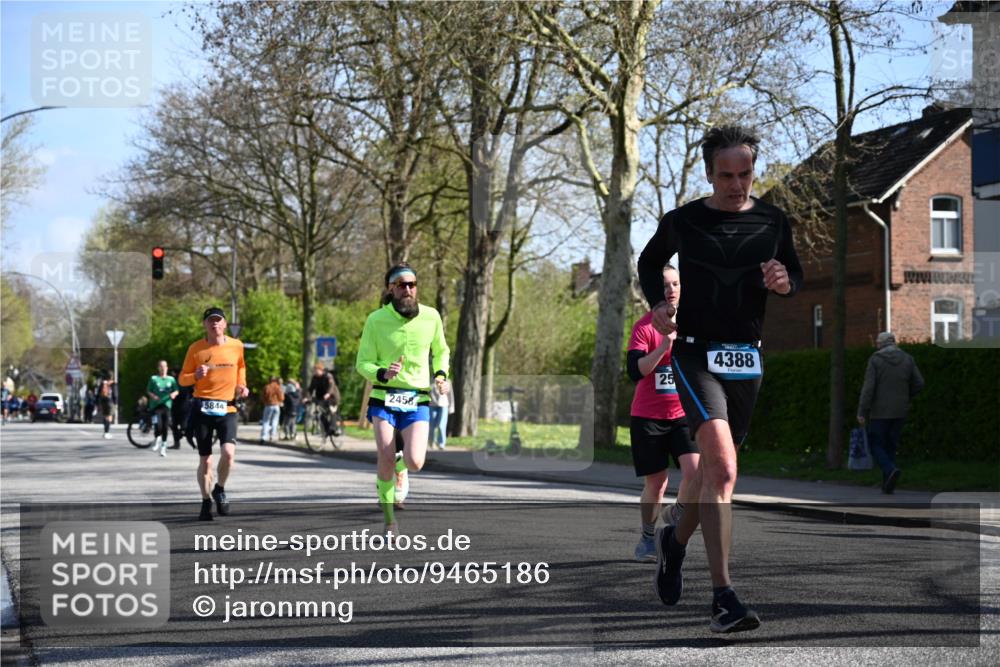 12.04.2026 - 45. Internationalen Wilhelmsburger Insellauf J. Mangold http://msf.ph/oto/9465186 12.04.2026 10:56:58 Ziel 2912, 2913, 4927, 2791, 2067, 4321, 2744, 5508, 4388, 2579, 2458, 5845, 5844, 5701, 4368, 2441, 5243 meine-sportfotos.de