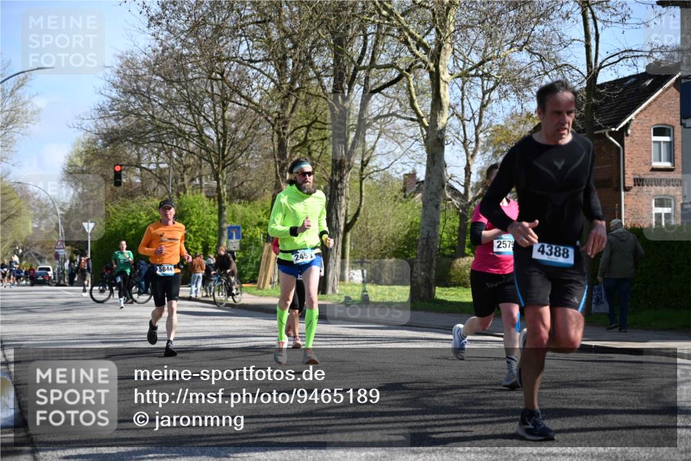 12.04.2026 - 45. Internationalen Wilhelmsburger Insellauf J. Mangold http://msf.ph/oto/9465189 12.04.2026 10:56:58 Ziel 2912, 2913, 4927, 2791, 2067, 4321, 2744, 5508, 4388, 2579, 2458, 5845, 5844, 5701, 4368, 2441, 5243 meine-sportfotos.de