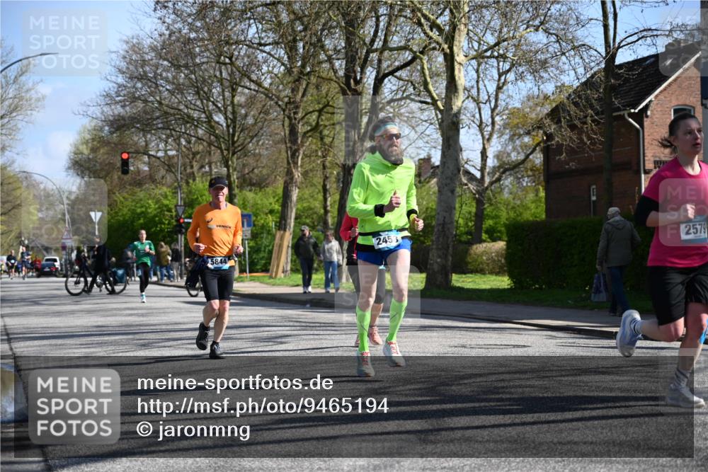 12.04.2026 - 45. Internationalen Wilhelmsburger Insellauf J. Mangold http://msf.ph/oto/9465194 12.04.2026 10:56:59 Ziel 2912, 2913, 4927, 2791, 2067, 4321, 2744, 5508, 4388, 2579, 2458, 5845, 5844, 5701, 4368, 2441, 5243 meine-sportfotos.de
