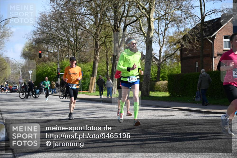 12.04.2026 - 45. Internationalen Wilhelmsburger Insellauf J. Mangold http://msf.ph/oto/9465196 12.04.2026 10:56:59 Ziel 2912, 2913, 4927, 2791, 2067, 4321, 2744, 5508, 4388, 2579, 2458, 5845, 5844, 5701, 4368, 2441, 5243 meine-sportfotos.de