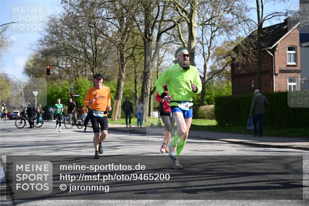 12.04.2026 - 45. Internationalen Wilhelmsburger Insellauf J. Mangold http://msf.ph/oto/9465200 12.04.2026 10:57:00 Ziel 2912, 2913, 4927, 2791, 2067, 4321, 2744, 5508, 4388, 2579, 2458, 5845, 5844, 5701, 5701, 4368, 4368, 2441, 5243 meine-sportfotos.de