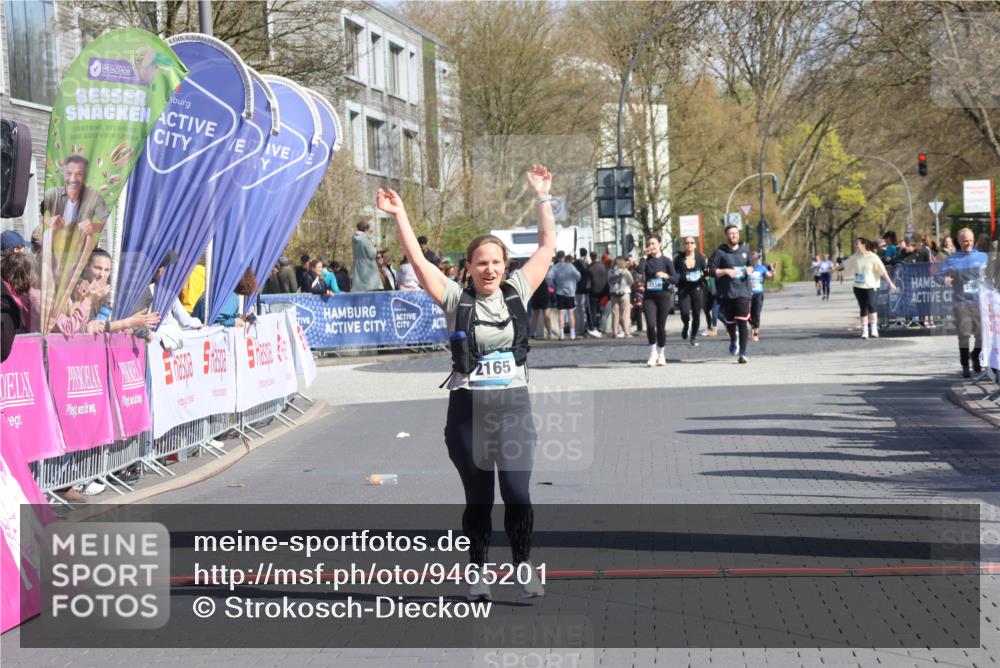 12.04.2026 - 45. Internationalen Wilhelmsburger Insellauf Strokosch-Dieckow http://msf.ph/oto/9465201 12.04.2026 11:15:24 Ziel 2165 meine-sportfotos.de