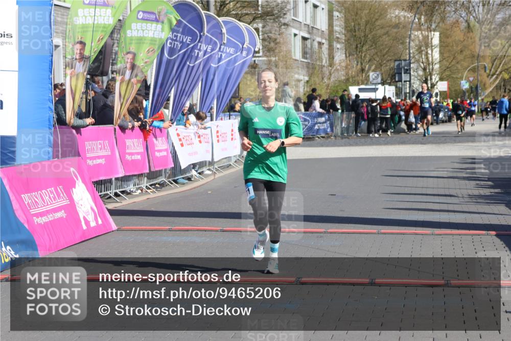 12.04.2026 - 45. Internationalen Wilhelmsburger Insellauf Strokosch-Dieckow http://msf.ph/oto/9465206 12.04.2026 10:57:41 Ziel 5701 meine-sportfotos.de