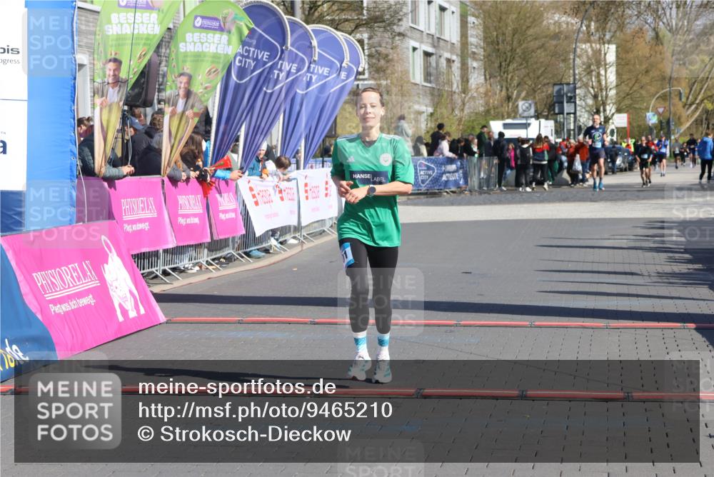 12.04.2026 - 45. Internationalen Wilhelmsburger Insellauf Strokosch-Dieckow http://msf.ph/oto/9465210 12.04.2026 10:57:41 Ziel 5701 meine-sportfotos.de