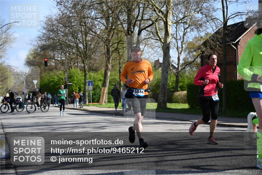 12.04.2026 - 45. Internationalen Wilhelmsburger Insellauf J. Mangold http://msf.ph/oto/9465212 12.04.2026 10:57:01 Ziel 2912, 2913, 4927, 2791, 2067, 4321, 2744, 5508, 4388, 2579, 2458, 5845, 5844, 5701, 4368, 2441, 5243, 3798 meine-sportfotos.de