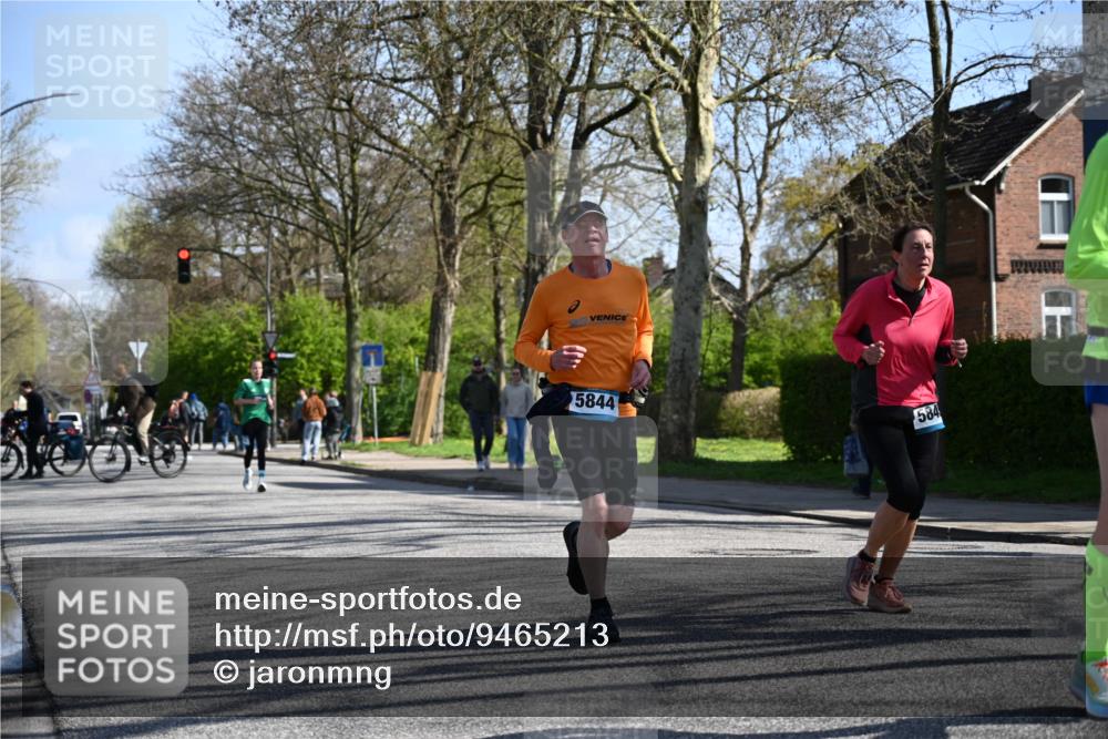 12.04.2026 - 45. Internationalen Wilhelmsburger Insellauf J. Mangold http://msf.ph/oto/9465213 12.04.2026 10:57:01 Ziel 2912, 2913, 4927, 2791, 2067, 4321, 2744, 5508, 4388, 2579, 2458, 5845, 5844, 5701, 4368, 2441, 5243, 3798 meine-sportfotos.de