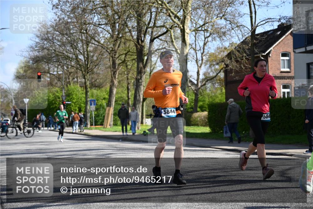 12.04.2026 - 45. Internationalen Wilhelmsburger Insellauf J. Mangold http://msf.ph/oto/9465217 12.04.2026 10:57:01 Ziel 2912, 2913, 4927, 2791, 2067, 4321, 2744, 5508, 4388, 2579, 2458, 5845, 5844, 5701, 4368, 2441, 5243, 3798 meine-sportfotos.de