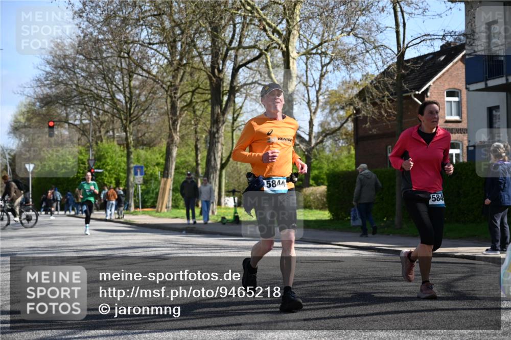 12.04.2026 - 45. Internationalen Wilhelmsburger Insellauf J. Mangold http://msf.ph/oto/9465218 12.04.2026 10:57:01 Ziel 2912, 2913, 4927, 2791, 2067, 4321, 2744, 5508, 4388, 2579, 2458, 5845, 5844, 5701, 4368, 2441, 5243, 3798 meine-sportfotos.de