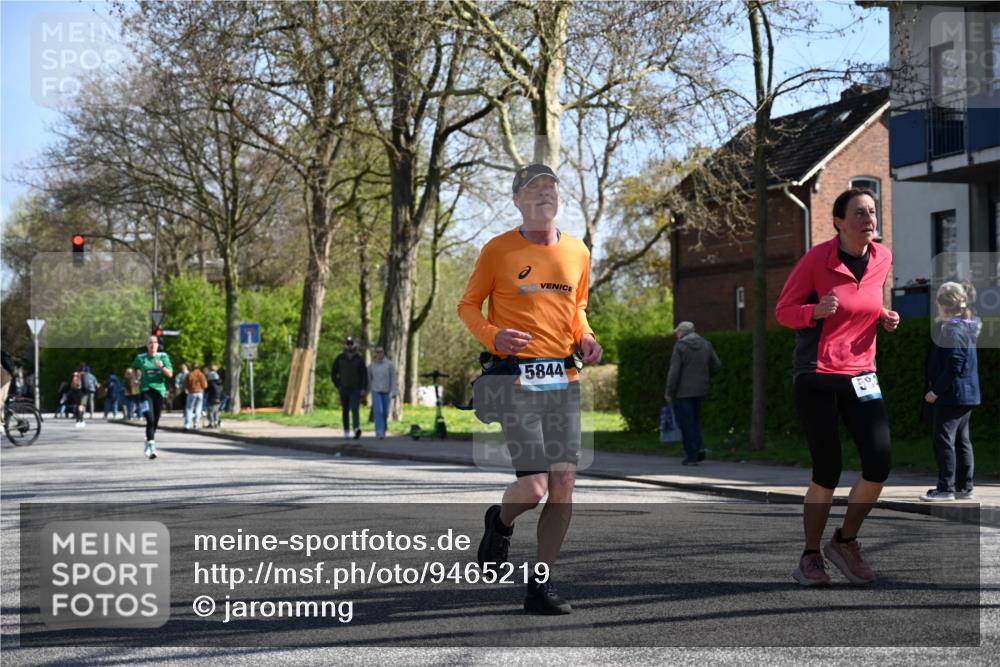 12.04.2026 - 45. Internationalen Wilhelmsburger Insellauf J. Mangold http://msf.ph/oto/9465219 12.04.2026 10:57:01 Ziel 2912, 2913, 4927, 2791, 2067, 4321, 2744, 5508, 4388, 2579, 2458, 5845, 5844, 5701, 4368, 2441, 5243, 3798 meine-sportfotos.de