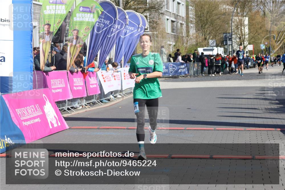 12.04.2026 - 45. Internationalen Wilhelmsburger Insellauf Strokosch-Dieckow http://msf.ph/oto/9465224 12.04.2026 10:57:41 Ziel 5701 meine-sportfotos.de