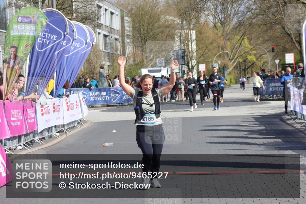 12.04.2026 - 45. Internationalen Wilhelmsburger Insellauf Strokosch-Dieckow http://msf.ph/oto/9465227 12.04.2026 11:15:24 Ziel 2165 meine-sportfotos.de
