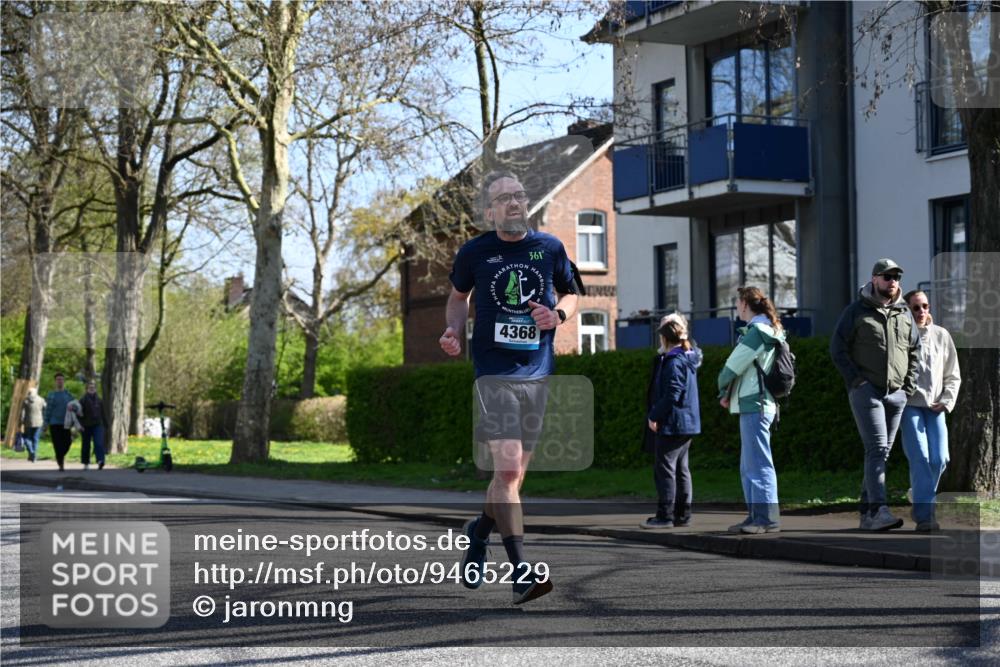 12.04.2026 - 45. Internationalen Wilhelmsburger Insellauf J. Mangold http://msf.ph/oto/9465229 12.04.2026 10:57:22 Ziel 5701, 4368, 2441, 5243, 3798, 2861, 2861, 3340, 2847, 4339, 3179, 3753, 4947, 3754, 5362, 4157, 2164, 4120, 2283, 2228, 4396 meine-sportfotos.de