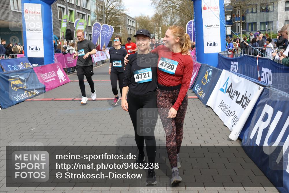 12.04.2026 - 45. Internationalen Wilhelmsburger Insellauf Strokosch-Dieckow http://msf.ph/oto/9465238 12.04.2026 13:13:25 Ziel 2998, 4693, 3519, 4970, 3686, 4643 meine-sportfotos.de