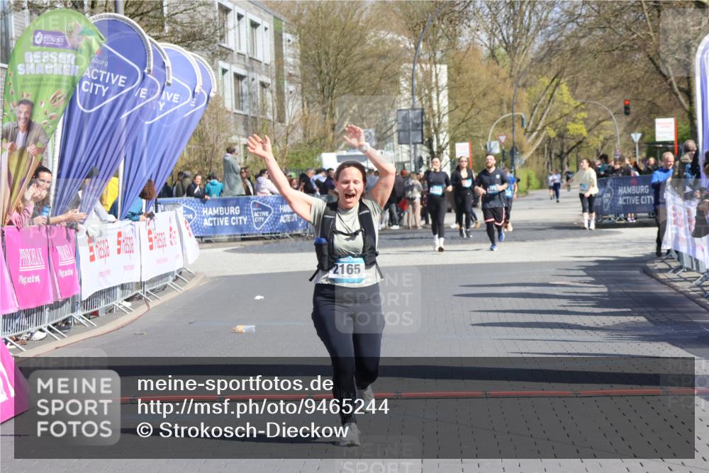 12.04.2026 - 45. Internationalen Wilhelmsburger Insellauf Strokosch-Dieckow http://msf.ph/oto/9465244 12.04.2026 11:15:25 Ziel 2165 meine-sportfotos.de