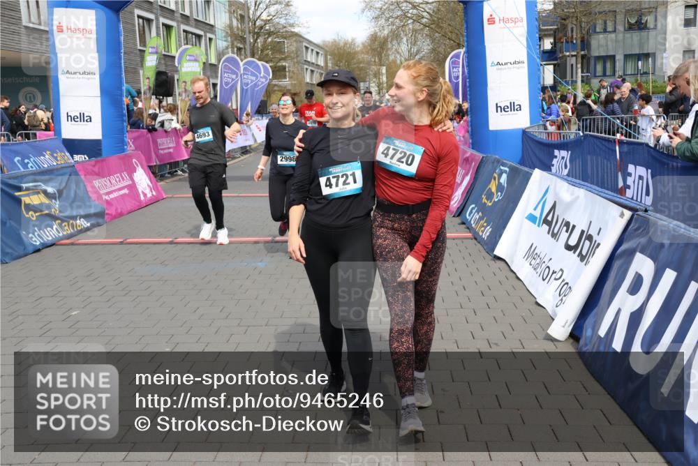 12.04.2026 - 45. Internationalen Wilhelmsburger Insellauf Strokosch-Dieckow http://msf.ph/oto/9465246 12.04.2026 13:13:25 Ziel 2998, 4693, 3519, 4970, 3686, 4643 meine-sportfotos.de