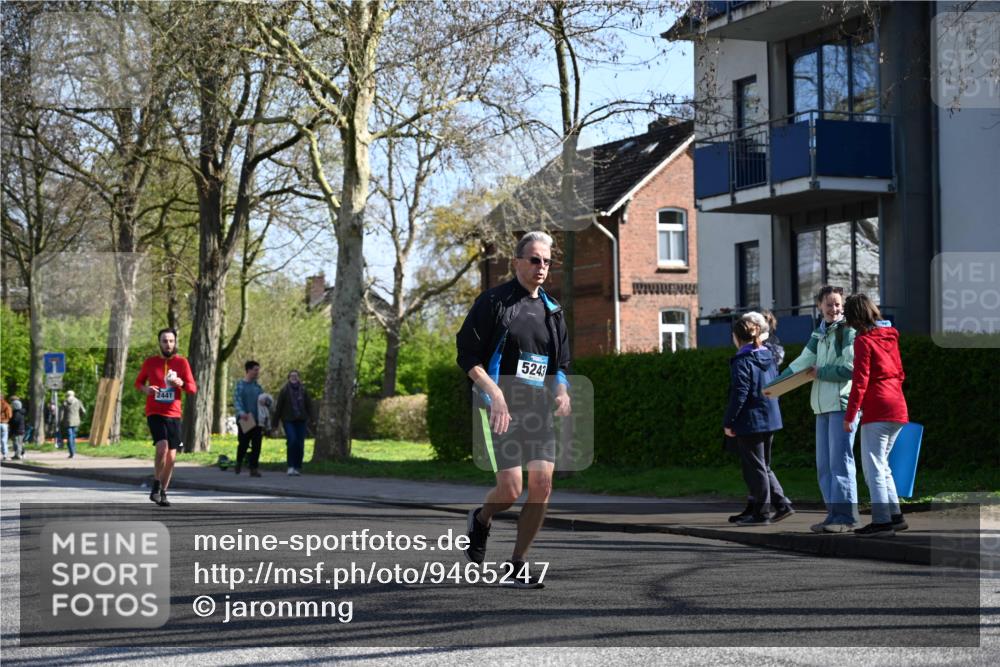 12.04.2026 - 45. Internationalen Wilhelmsburger Insellauf J. Mangold http://msf.ph/oto/9465247 12.04.2026 10:57:27 Ziel 4368, 2441, 5243, 3798, 2861, 3340, 2847, 4339, 3179, 3753, 4947, 3753, 4947, 3754, 5362, 4157, 2164, 4120, 2283, 2228, 4396 meine-sportfotos.de