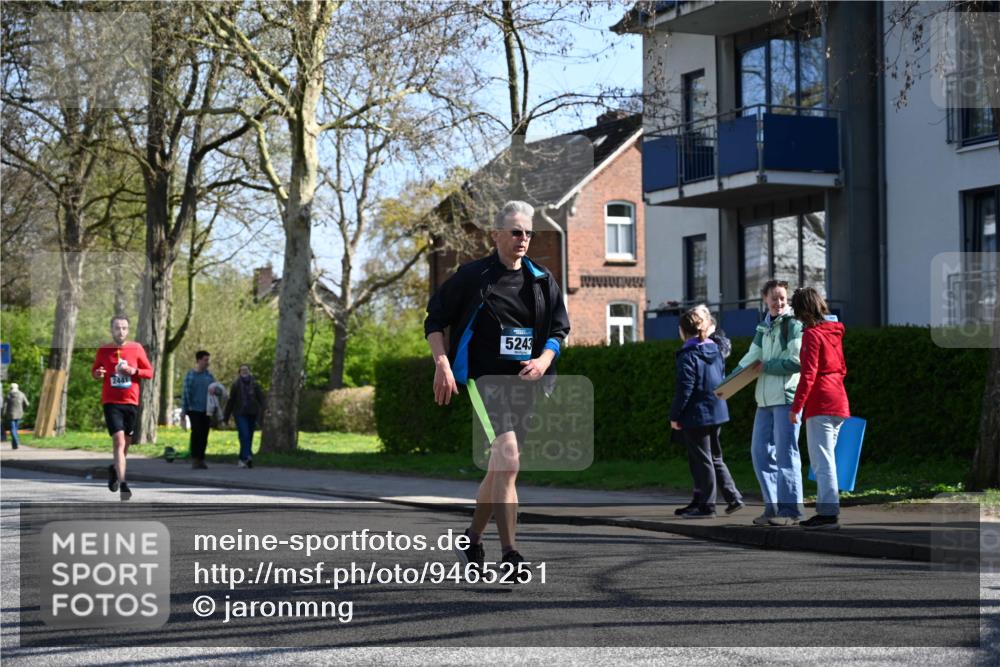 12.04.2026 - 45. Internationalen Wilhelmsburger Insellauf J. Mangold http://msf.ph/oto/9465251 12.04.2026 10:57:27 Ziel 4368, 2441, 5243, 3798, 2861, 3340, 2847, 4339, 3179, 3753, 4947, 3753, 4947, 3754, 5362, 4157, 2164, 4120, 2283, 2228, 4396 meine-sportfotos.de