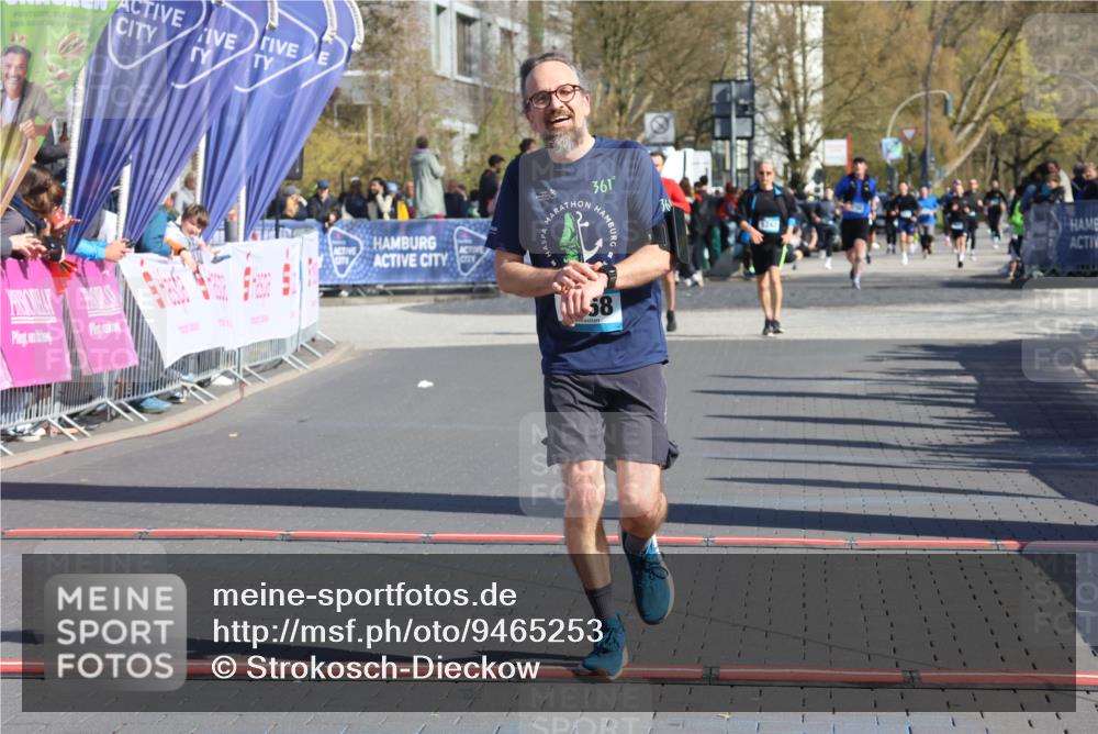 12.04.2026 - 45. Internationalen Wilhelmsburger Insellauf Strokosch-Dieckow http://msf.ph/oto/9465253 12.04.2026 10:57:52 Ziel 4368 meine-sportfotos.de