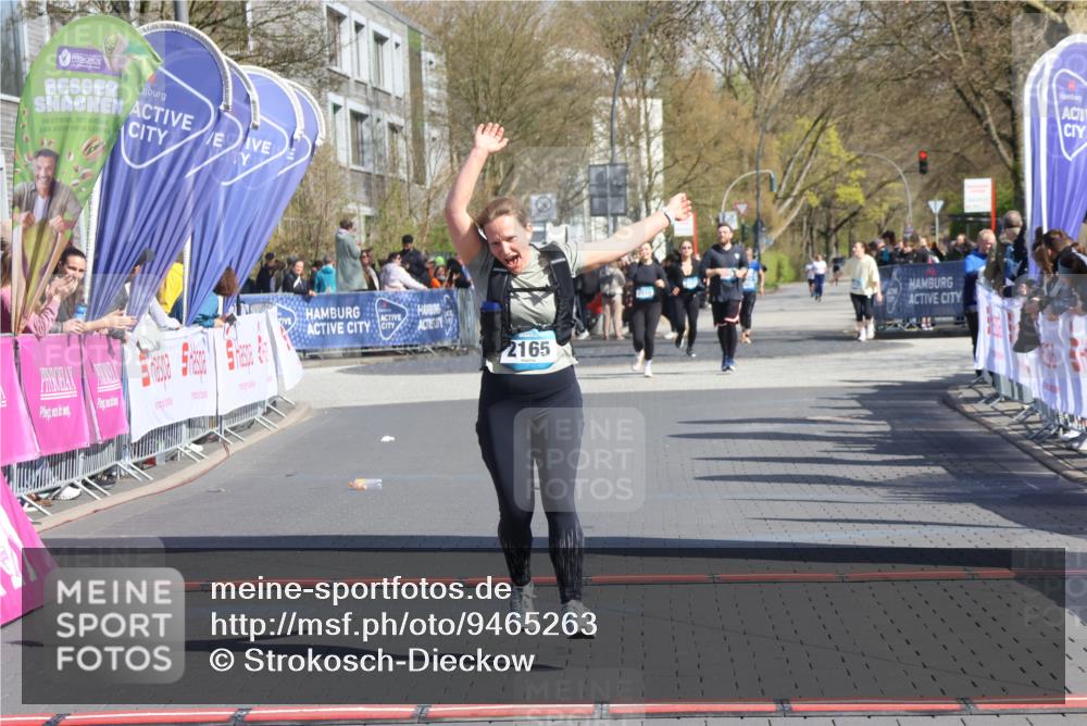 12.04.2026 - 45. Internationalen Wilhelmsburger Insellauf Strokosch-Dieckow http://msf.ph/oto/9465263 12.04.2026 11:15:25 Ziel 2165 meine-sportfotos.de