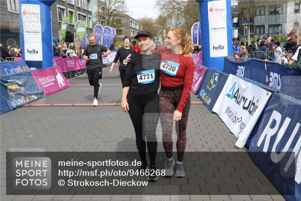 12.04.2026 - 45. Internationalen Wilhelmsburger Insellauf Strokosch-Dieckow http://msf.ph/oto/9465268 12.04.2026 13:13:25 Ziel 2998, 4693, 3519, 4970, 3686, 4643 meine-sportfotos.de
