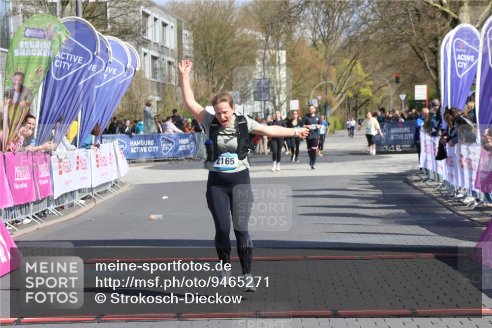 12.04.2026 - 45. Internationalen Wilhelmsburger Insellauf Strokosch-Dieckow http://msf.ph/oto/9465271 12.04.2026 11:15:25 Ziel 2165 meine-sportfotos.de