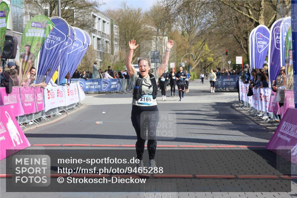 12.04.2026 - 45. Internationalen Wilhelmsburger Insellauf Strokosch-Dieckow http://msf.ph/oto/9465288 12.04.2026 11:15:25 Ziel 2165 meine-sportfotos.de
