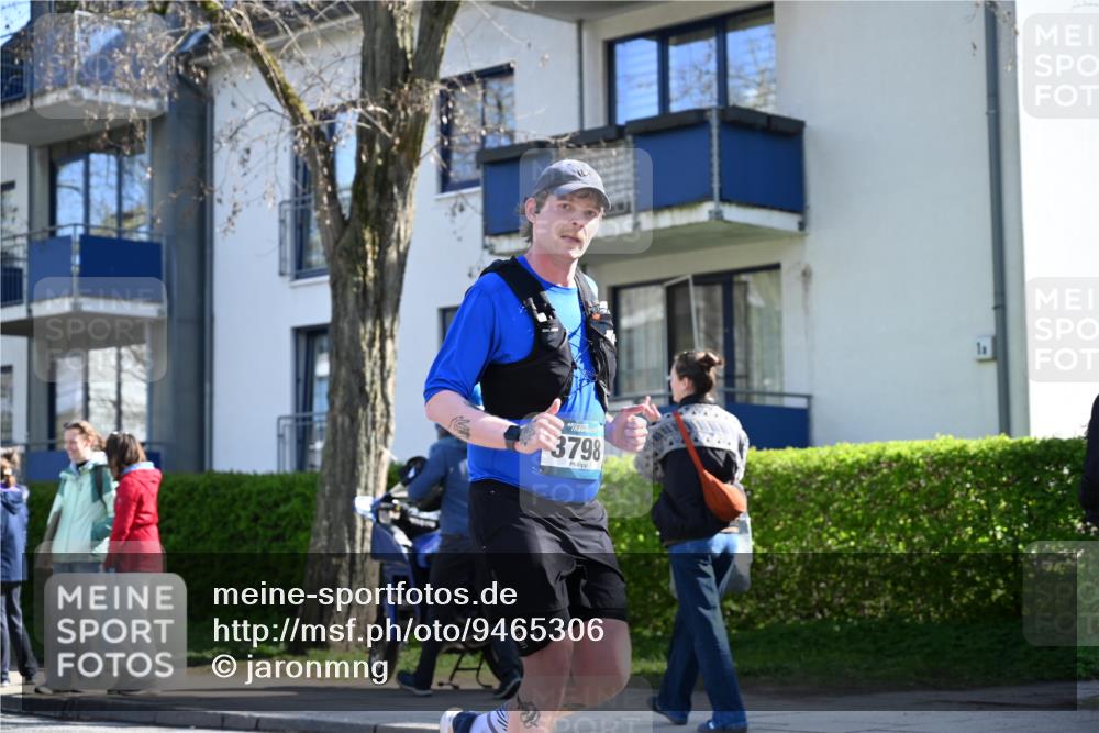 12.04.2026 - 45. Internationalen Wilhelmsburger Insellauf J. Mangold http://msf.ph/oto/9465306 12.04.2026 10:57:37 Ziel 4368, 2441, 5243, 3798, 2861, 3340, 2847, 2847, 4339, 3179, 3753, 4947, 3754, 5362, 4157, 2164, 4120, 2283, 2228, 4396, 3997, 2818, 3257, 2499, 2194, 2900, 3260 meine-sportfotos.de
