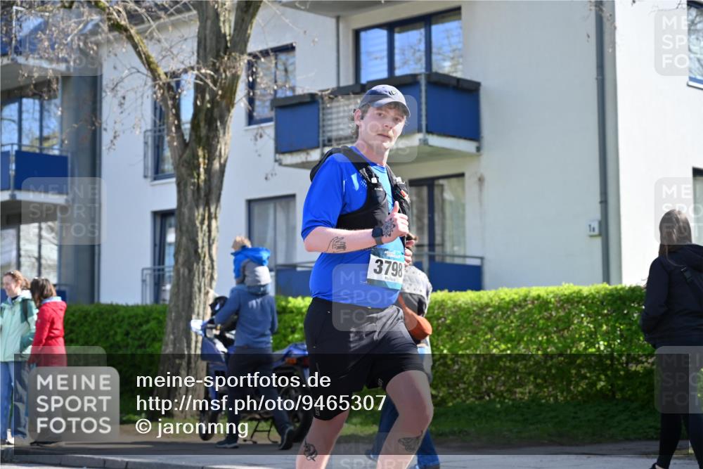 12.04.2026 - 45. Internationalen Wilhelmsburger Insellauf J. Mangold http://msf.ph/oto/9465307 12.04.2026 10:57:37 Ziel 4368, 2441, 5243, 3798, 2861, 3340, 2847, 2847, 4339, 3179, 3753, 4947, 3754, 5362, 4157, 2164, 4120, 2283, 2228, 4396, 3997, 2818, 3257, 2499, 2194, 2900, 3260 meine-sportfotos.de