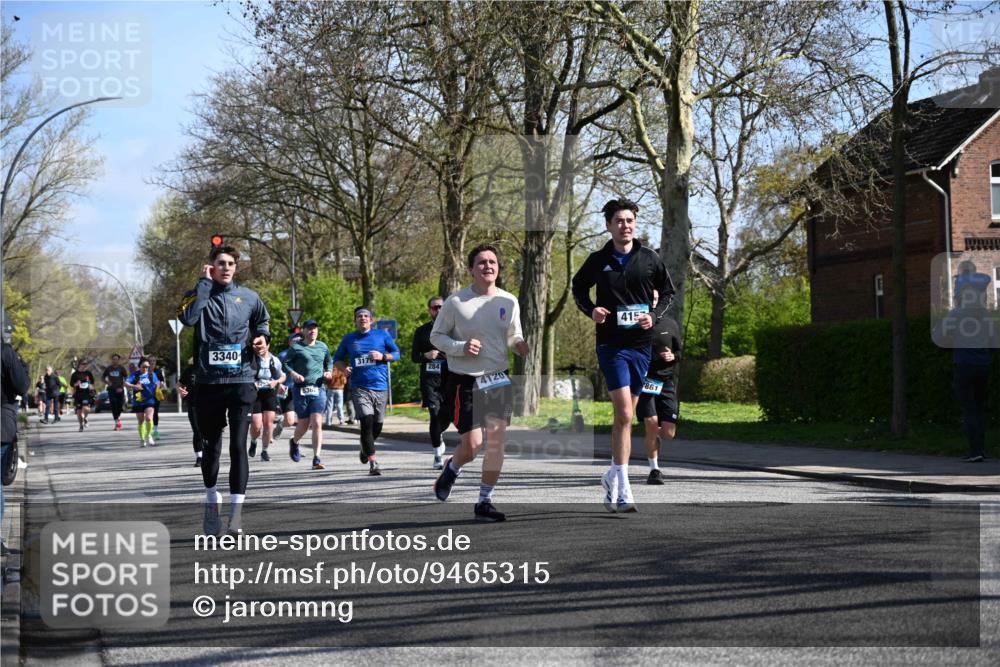 12.04.2026 - 45. Internationalen Wilhelmsburger Insellauf J. Mangold http://msf.ph/oto/9465315 12.04.2026 10:57:43 Ziel 2441, 5243, 3798, 2861, 3340, 2847, 4339, 3179, 3753, 4947, 3754, 5362, 4157, 2164, 4120, 2283, 2228, 2228, 4396, 3997, 2818, 3257, 3257, 2499, 2194, 2900, 3260, 3568, 4352, 4215, 4394 meine-sportfotos.de