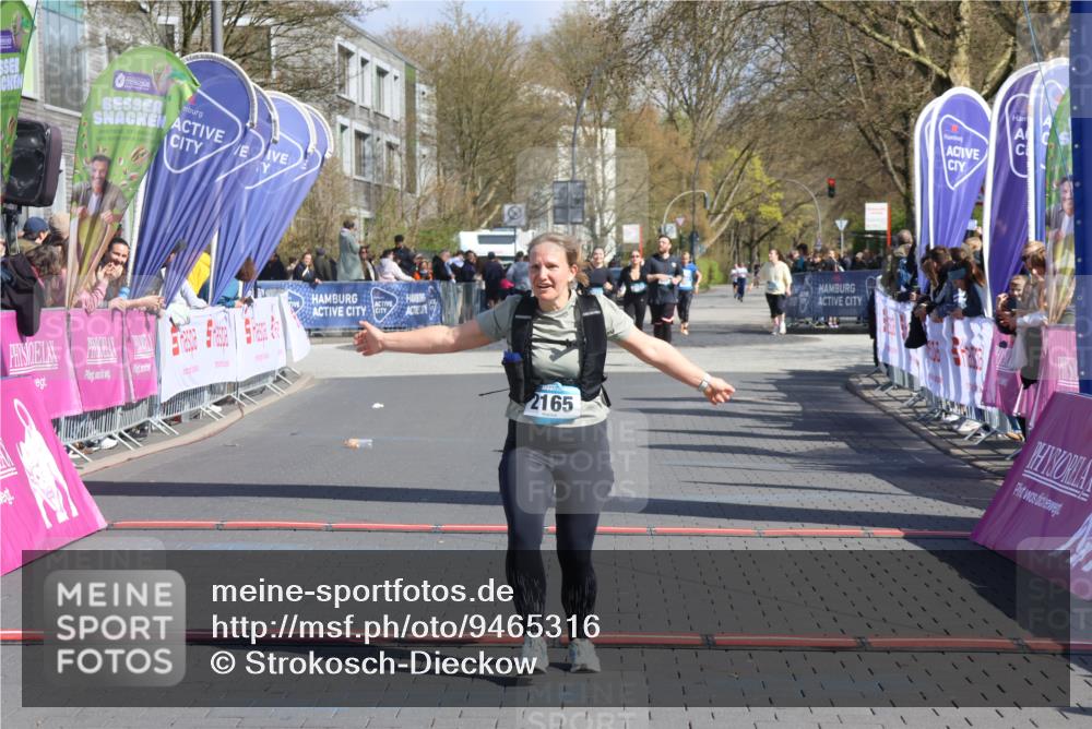 12.04.2026 - 45. Internationalen Wilhelmsburger Insellauf Strokosch-Dieckow http://msf.ph/oto/9465316 12.04.2026 11:15:26 Ziel 2165 meine-sportfotos.de