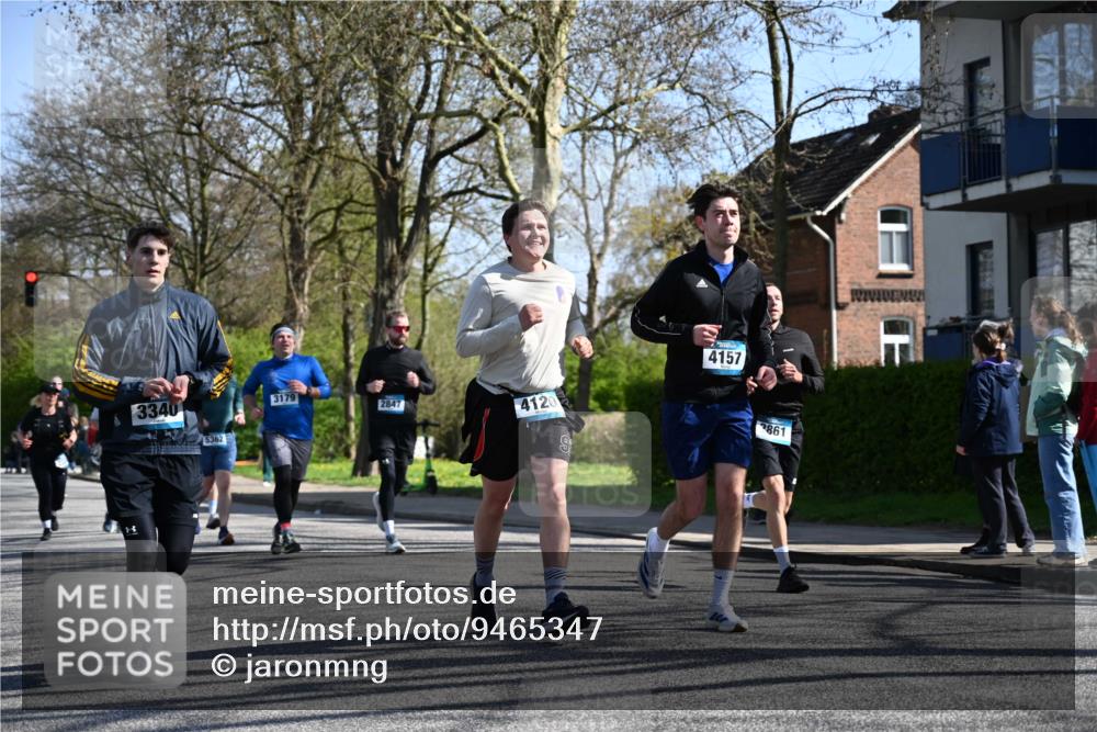 12.04.2026 - 45. Internationalen Wilhelmsburger Insellauf J. Mangold http://msf.ph/oto/9465347 12.04.2026 10:57:45 Ziel 2441, 5243, 3798, 2861, 3340, 2847, 4339, 3179, 3753, 4947, 3754, 5362, 4157, 2164, 4120, 2283, 2228, 4396, 4396, 3997, 2818, 3257, 2499, 2499, 2194, 2900, 3260, 3568, 4352, 4215, 4394, 3665 meine-sportfotos.de